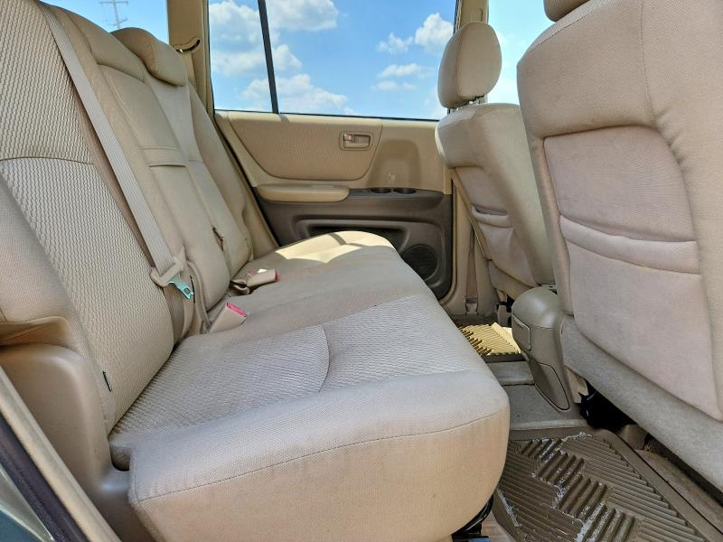 Photo 11 from auction – 2004 TOYOTA HIGHLANDER with VIN JTEGD21A540102398