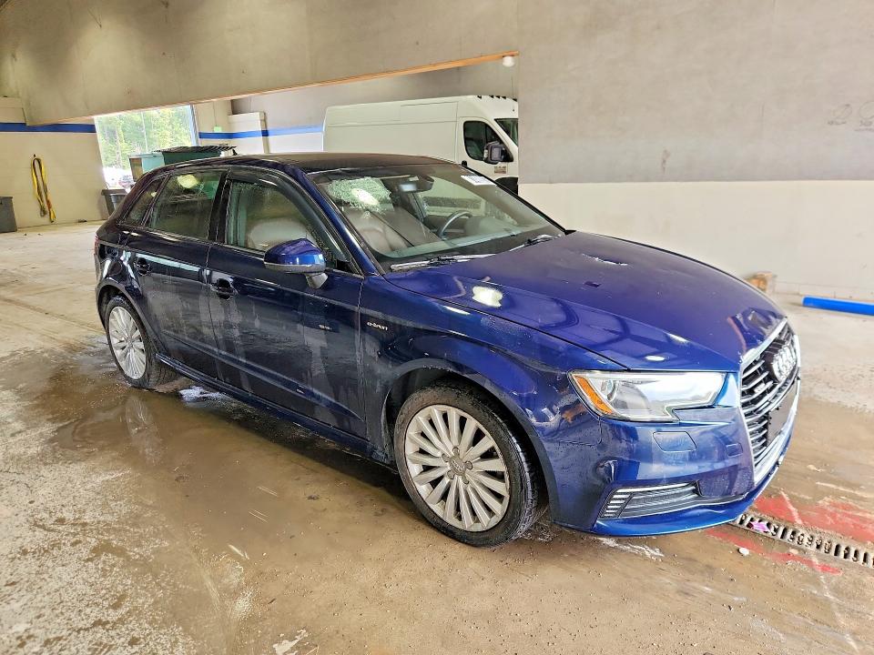 Photo 4 from auction – 2017 AUDI A3 with VIN WAUUPBFF9HA119530