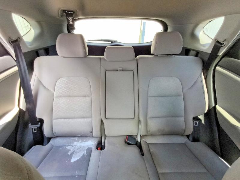 Photo 10 from auction – 2016 HYUNDAI TUCSON with VIN KM8J33A23GU029035
