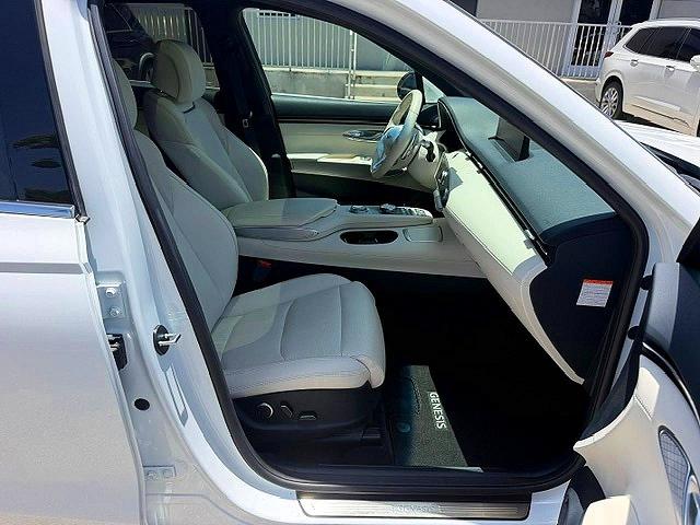 Photo 7 from auction – 2025 GENESIS G70 with VIN 5NMMCET15SH005210