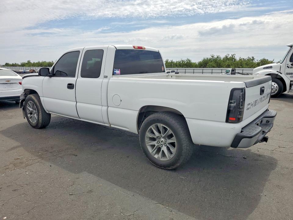 Photo 2 from auction – 2004 CHEVROLET SILVERADO with VIN 1GCEC19X54Z310472