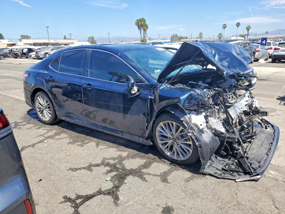 Photo 4 from auction – 2020 TOYOTA CAMRY with VIN 4T1F31AK3LU010490