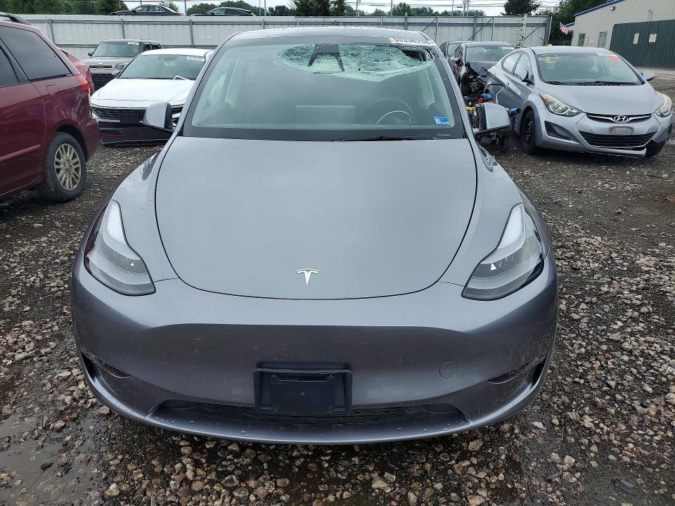 Photo 5 from auction – 2025 TESLA MODEL Y with VIN 7SAYGDEEXSF262061