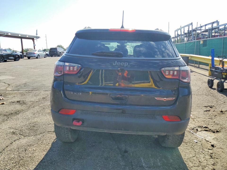 Photo 6 from auction – 2017 JEEP COMPASS with VIN 3C4NJDDB3HT657833