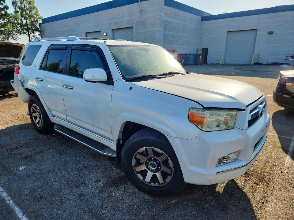Photo 4 from auction – 2011 TOYOTA 4RUNNER with VIN JTEZU5JR4B5031839