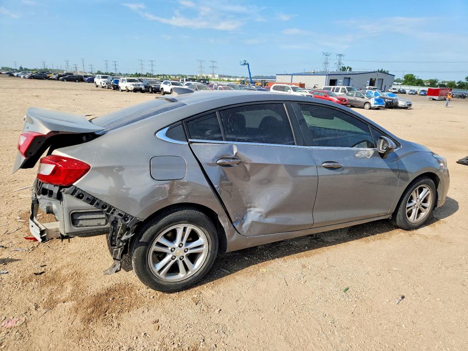 Photo 3 from auction – 2018 CHEVROLET CRUZE with VIN 1G1BE5SM1J7204475