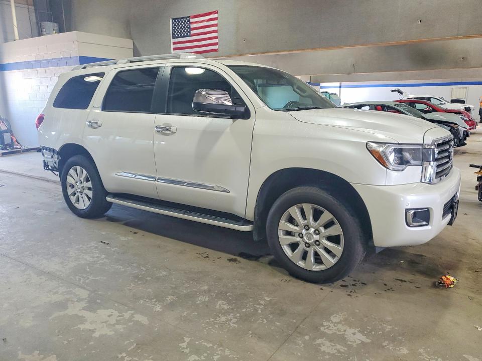 Photo 4 from auction – 2021 TOYOTA SEQUOIA with VIN 5TDGY5B11MS183079