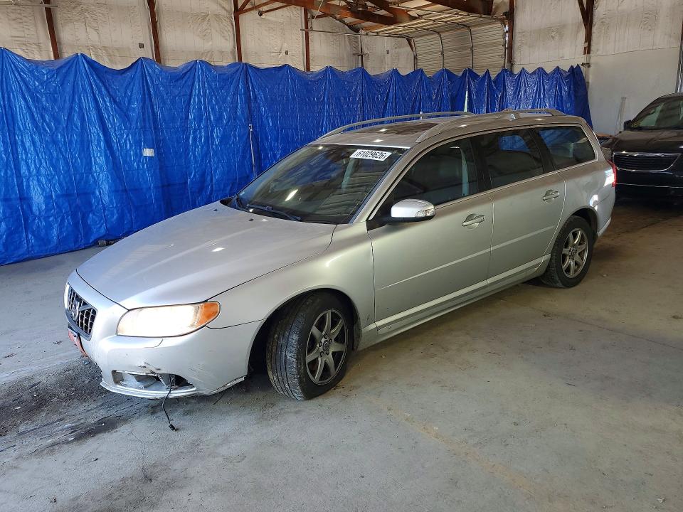 2010 VOLVO V70
