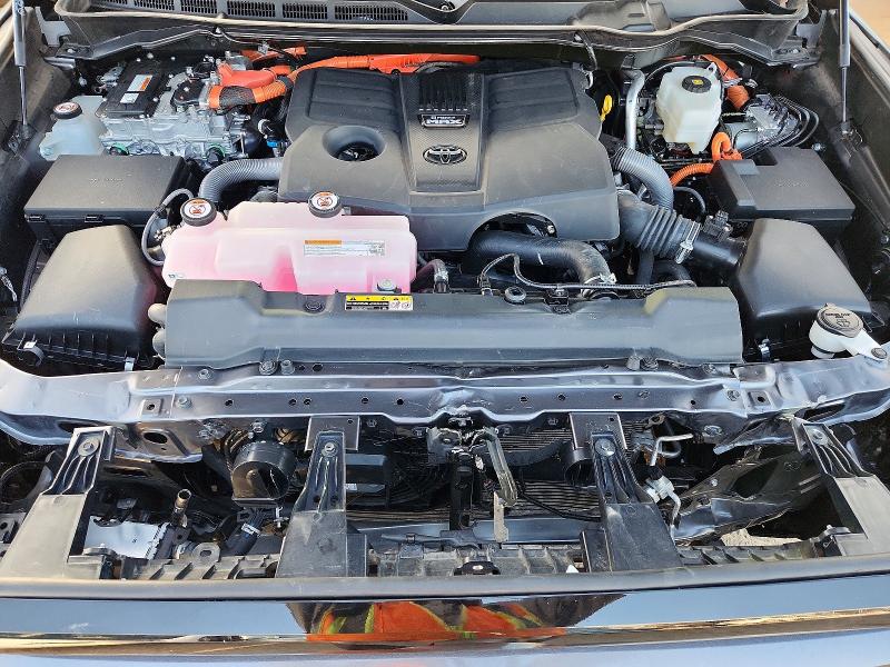 Снимка 11 от търг – 2025 TOYOTA TUNDRA с VIN 5TFNC5DB9SX103272