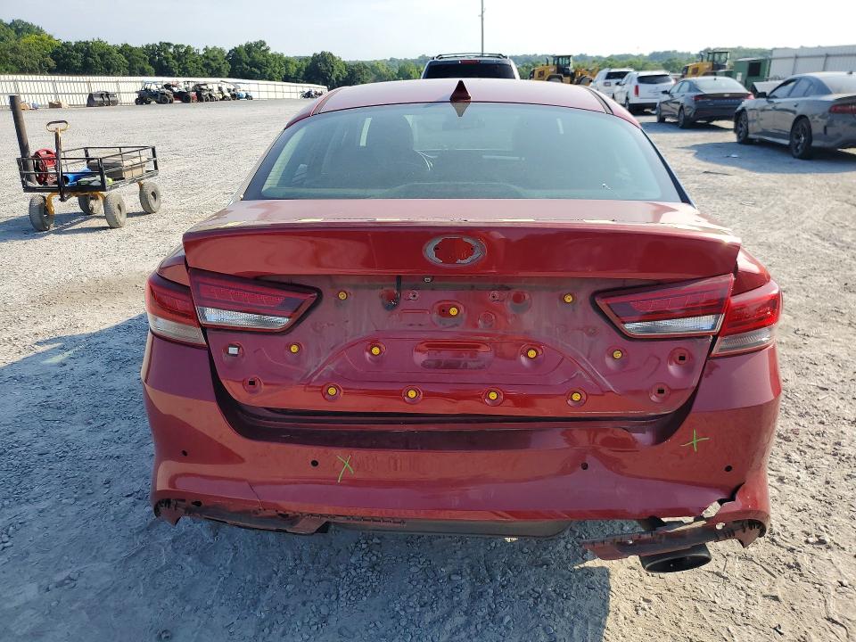 Photo 6 from auction – 2018 KIA OPTIMA with VIN 5XXGT4L32JG233588