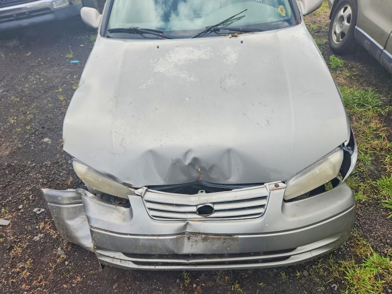 Photo 11 from auction – 1998 TOYOTA CAMRY with VIN JT2BF28K4W0095981