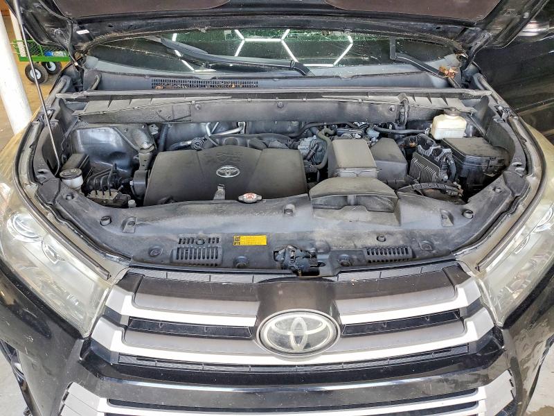 Photo 12 from auction – 2018 TOYOTA HIGHLANDER with VIN 5TDJZRFHXJS914766