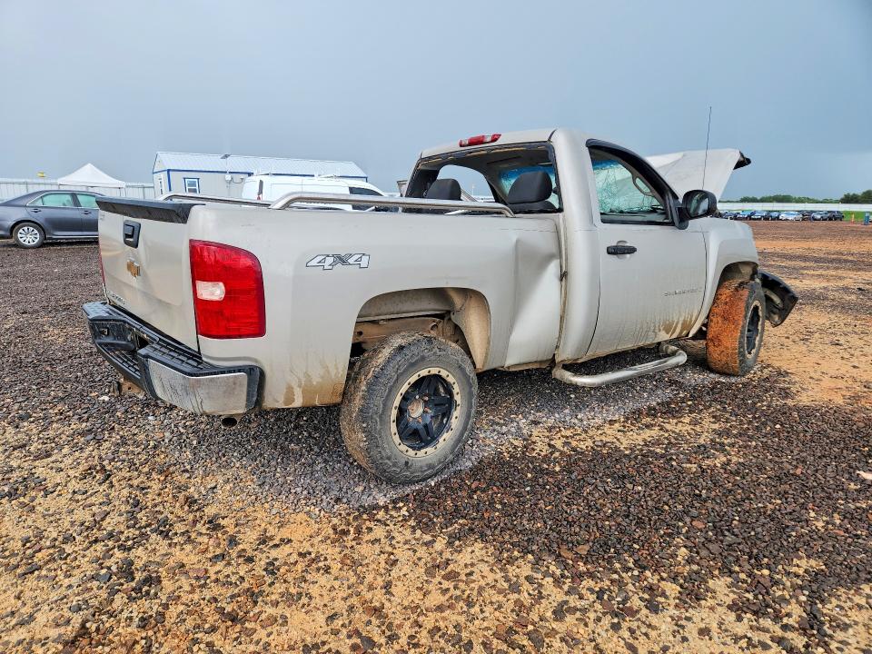 Photo 3 from auction – 2007 CHEVROLET SILVERADO with VIN 1GCEK14C67Z538363