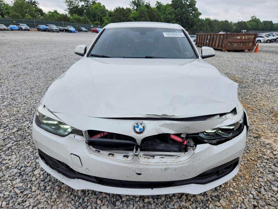 Photo 5 from auction – 2016 BMW 320 with VIN WBA8E1G51GNT33541