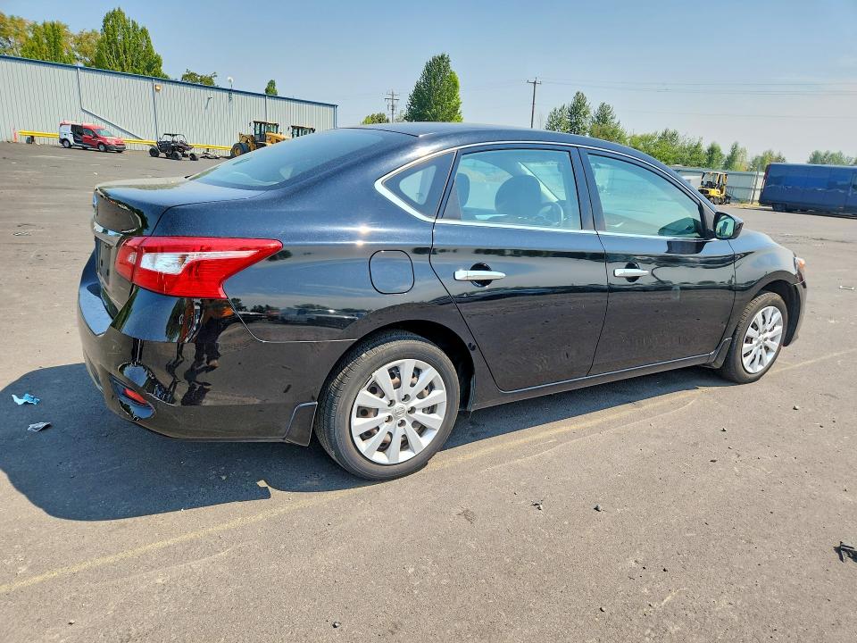 Photo 3 from auction – 2017 NISSAN SENTRA with VIN 3N1AB7AP1HY288313