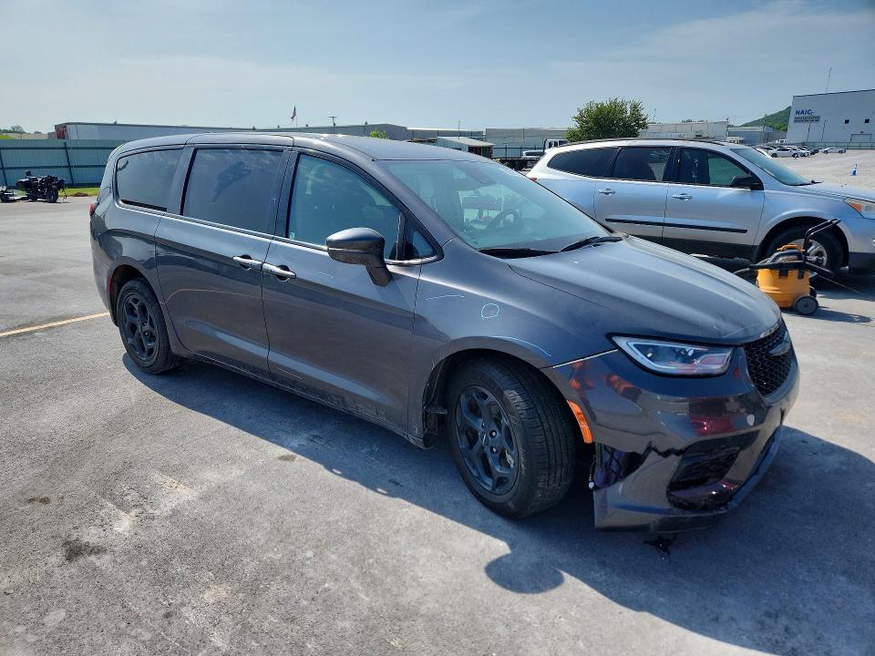 Photo 4 from auction – 2022 CHRYSLER PACIFICA with VIN 2C4RC1L76NR134747