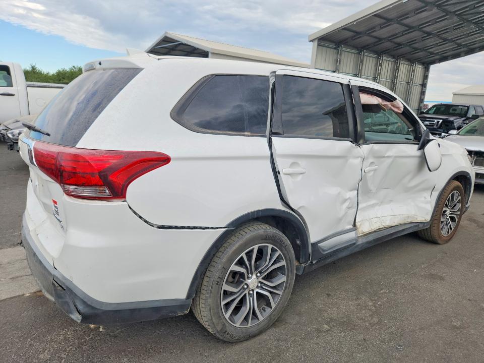 Photo 3 from auction – 2017 MITSUBISHI OUTLANDER with VIN JA4AD3A36HZ044136