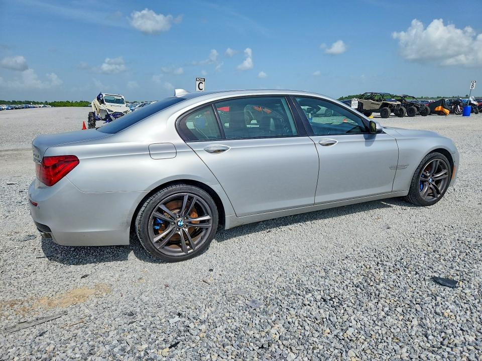 صورة رقم 3 من المزاد - 2015 BMW 750 مع VIN WBAYE8C59FD781884