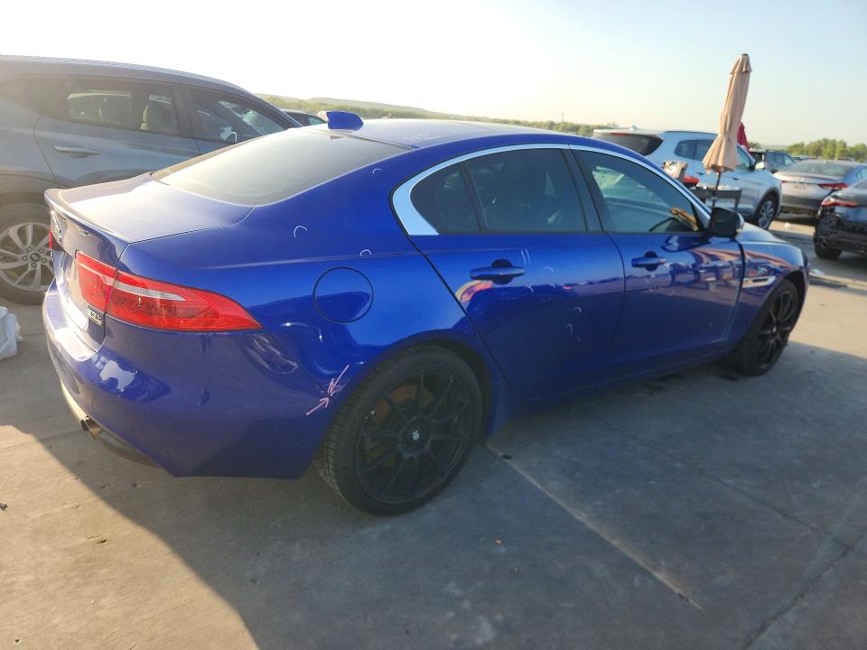 Фото 3 с аукциона – 2017 JAGUAR XE с VIN SAJAJ4BV3HA974208