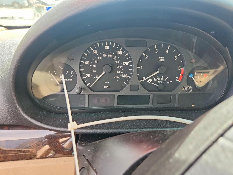 Photo 9 from auction – 2002 BMW 325 with VIN WBAEV33412KL75293