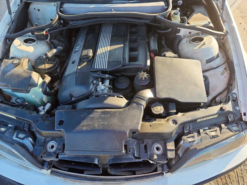 Photo 11 from auction – 2004 BMW 330 with VIN WBAEV53464KM38256
