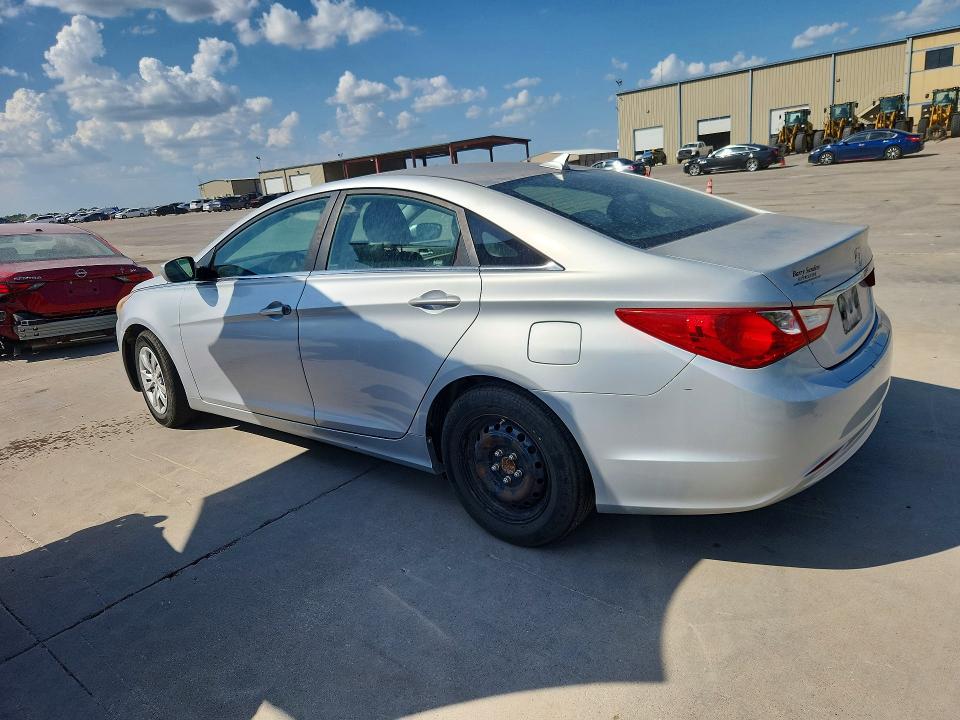 Photo 2 from auction – 2011 HYUNDAI SONATA with VIN 5NPEB4AC6BH199688