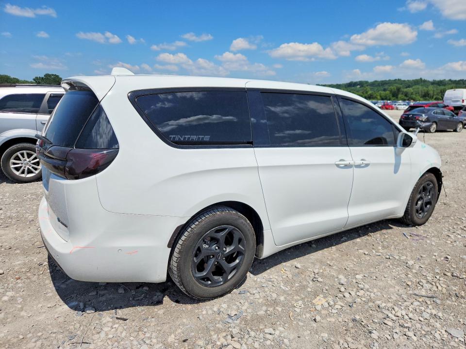 Photo 3 from auction – 2022 CHRYSLER PACIFICA with VIN 2C4RC1L7XNR199911