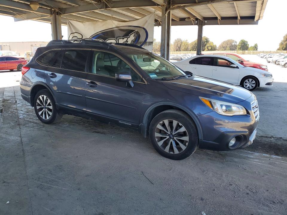 Photo 4 from auction – 2015 SUBARU OUTBACK with VIN 4S4BSANC2F3279112