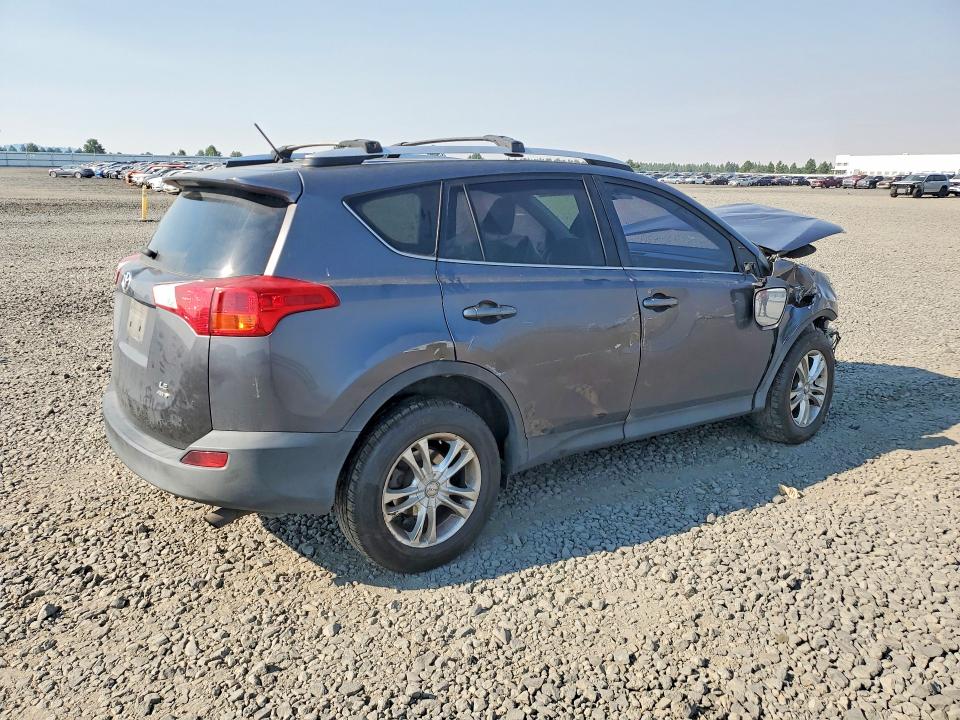 Photo 3 from auction – 2015 TOYOTA RAV4 with VIN 2T3BFREV3FW276354