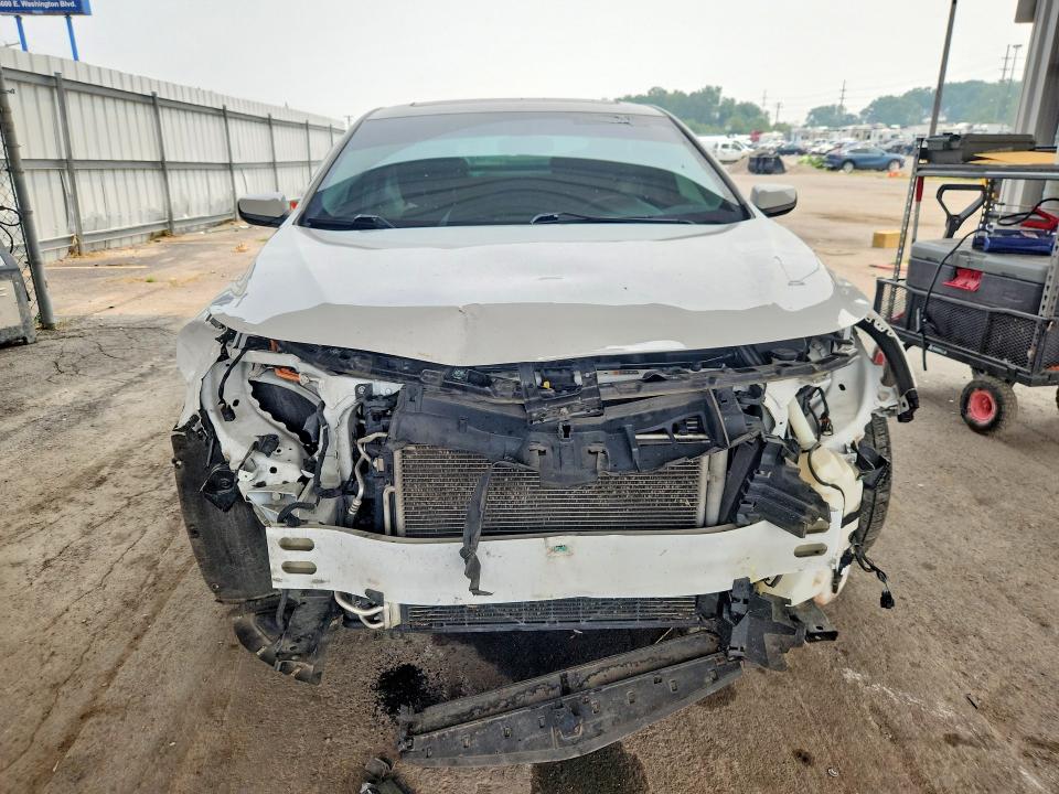 Photo 5 from auction – 2019 CHEVROLET MALIBU with VIN 1G1ZD5ST1KF174376