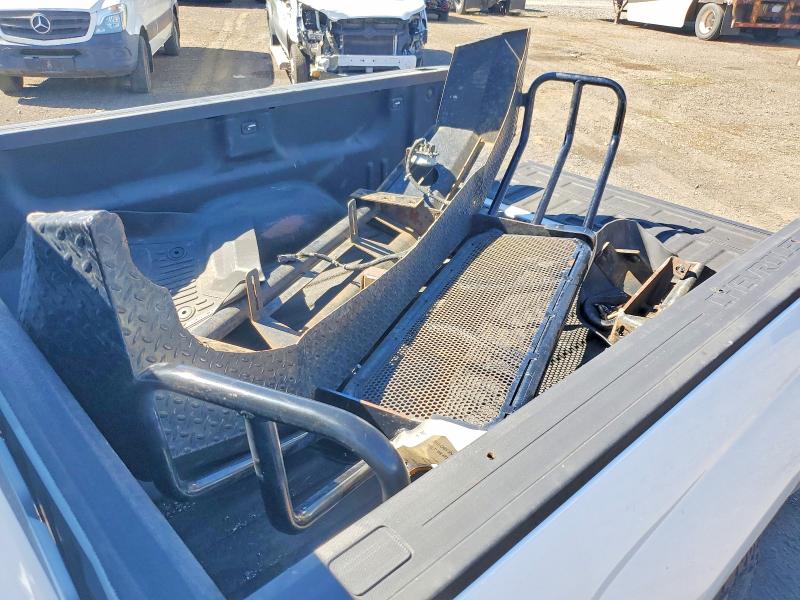 Photo 12 from auction – 2016 CHEVROLET SILVERADO with VIN 1GC4K0E88GF109114