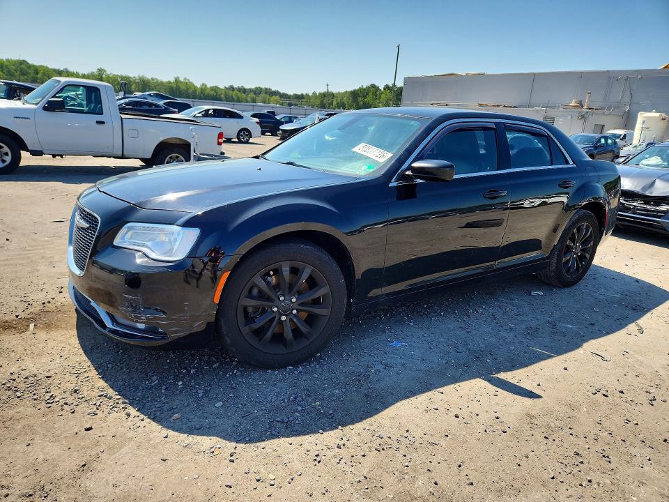 CHRYSLER 300 2015 with VIN 2C3CCARGXFH757264 - Photo from auction