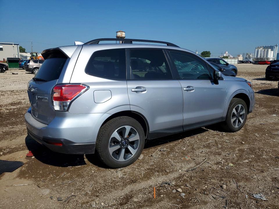 Photo 3 from auction – 2017 SUBARU FORESTER with VIN JF2SJAEC1HH575625