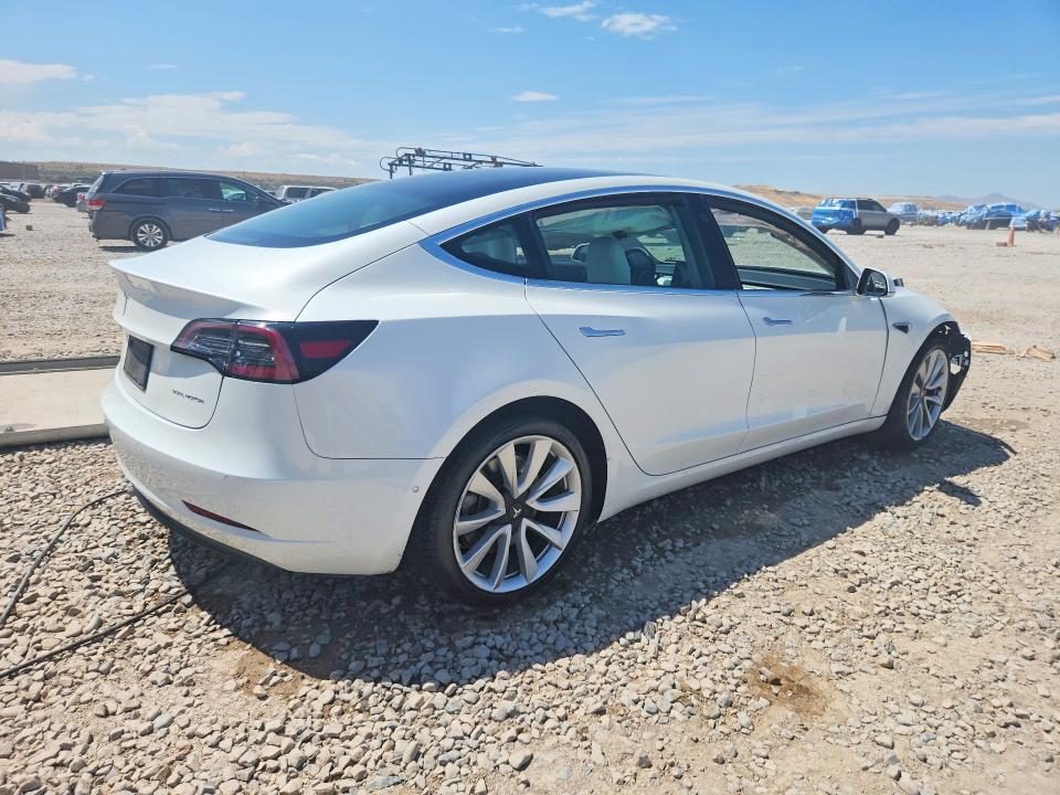 Photo 3 from auction – 2019 TESLA MODEL 3 with VIN 5YJ3E1EB5KF494911