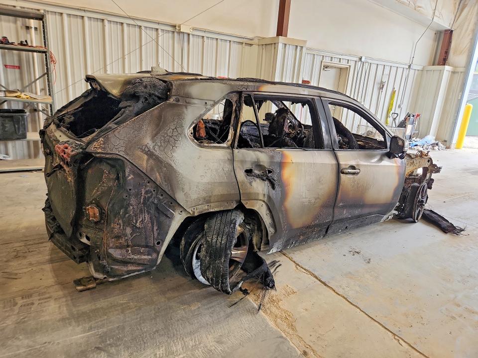 Photo 3 from auction – 2022 TOYOTA RAV4 with VIN 2T3P1RFV0NW291430