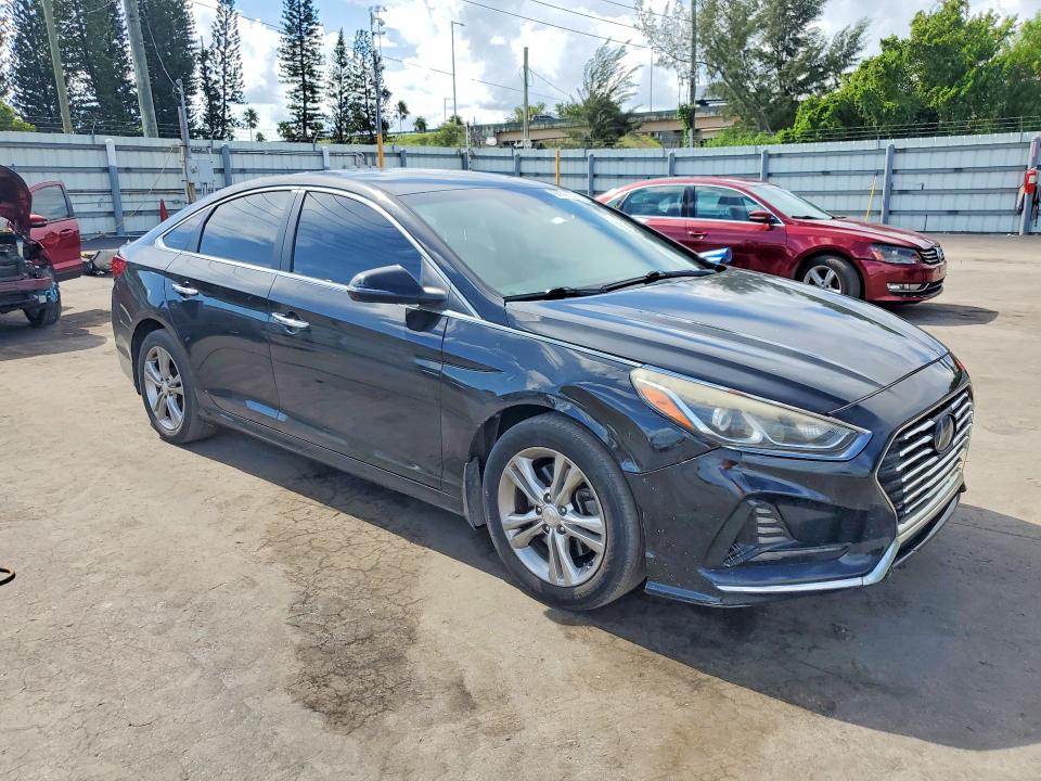 Photo 4 from auction – 2019 HYUNDAI SONATA with VIN 5NPE34AF4KH733665