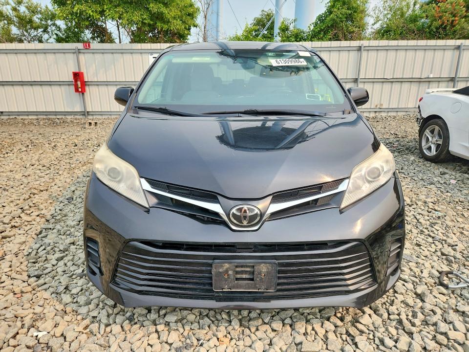Photo 5 from auction – 2019 TOYOTA SIENNA with VIN 5TDKZ3DC4KS999713