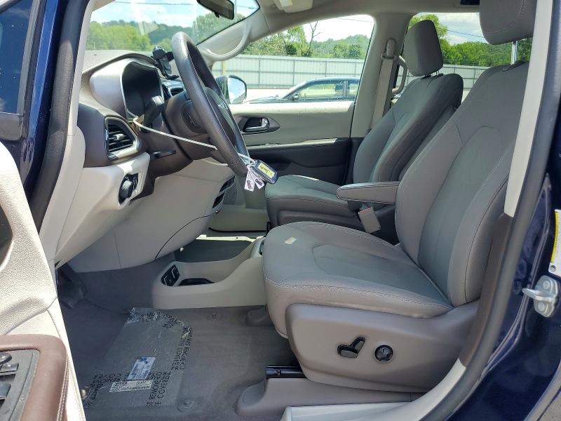 Photo 7 from auction – 2019 CHRYSLER PACIFICA with VIN 2C4RC1DG8KR556139