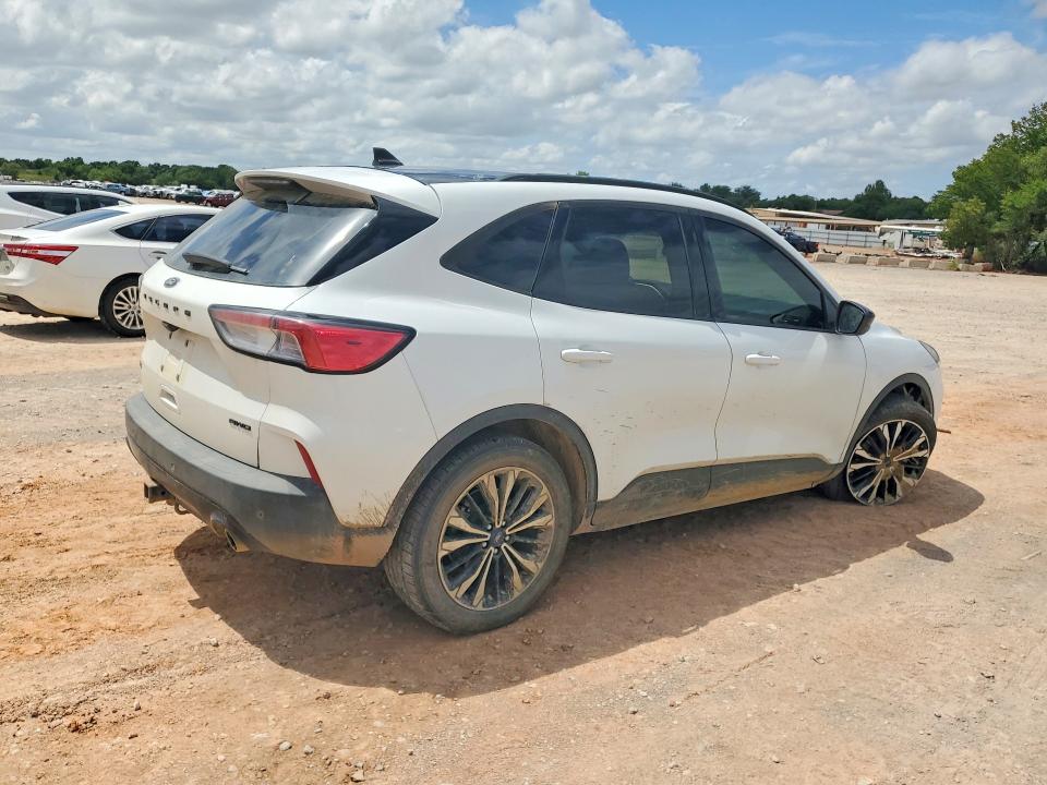 Photo 3 from auction – 2022 FORD ESCAPE with VIN 1FMCU9H92NUC03069