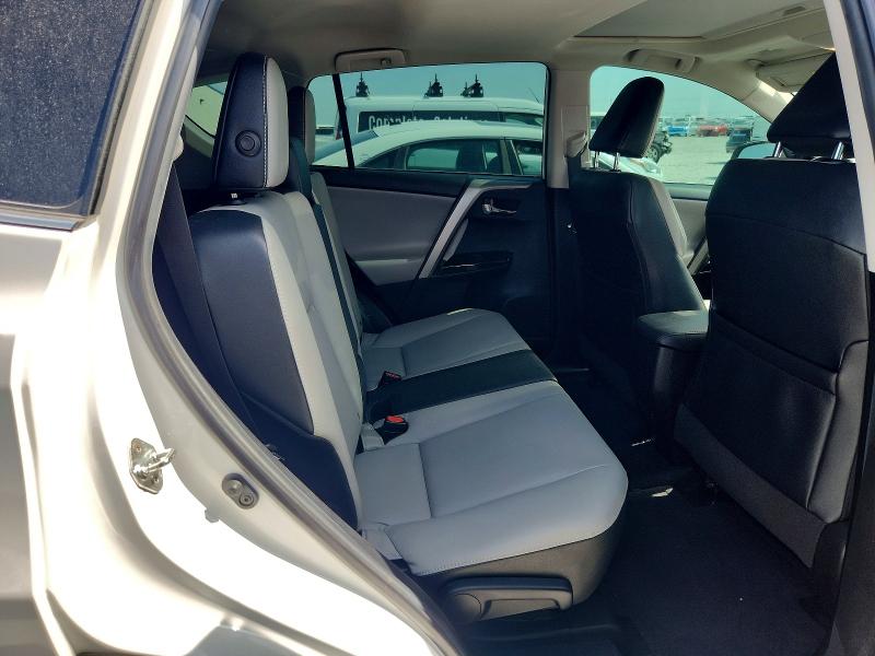 Photo 11 from auction – 2018 TOYOTA RAV4 with VIN 2T3YFREV2JW435819