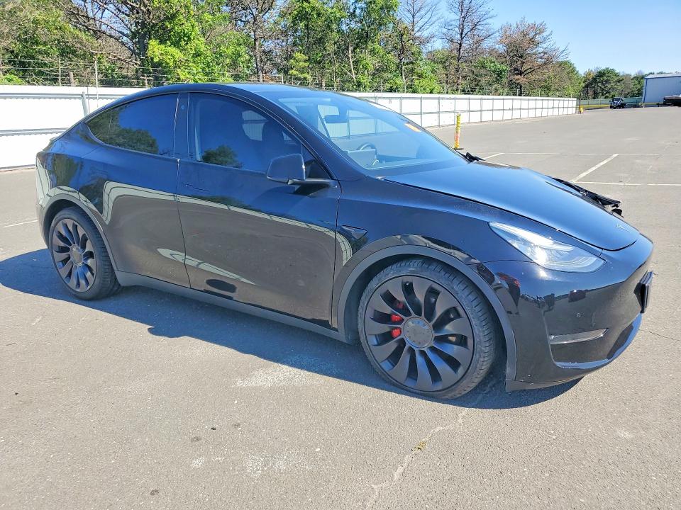 Photo 4 from auction – 2020 TESLA MODEL Y with VIN 5YJYGDEF2LF029153