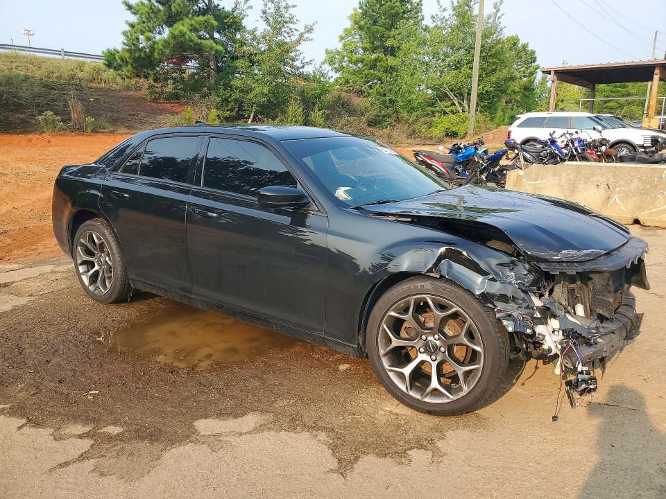 Photo 4 from auction – 2015 CHRYSLER 300 with VIN 2C3CCABG6FH760379