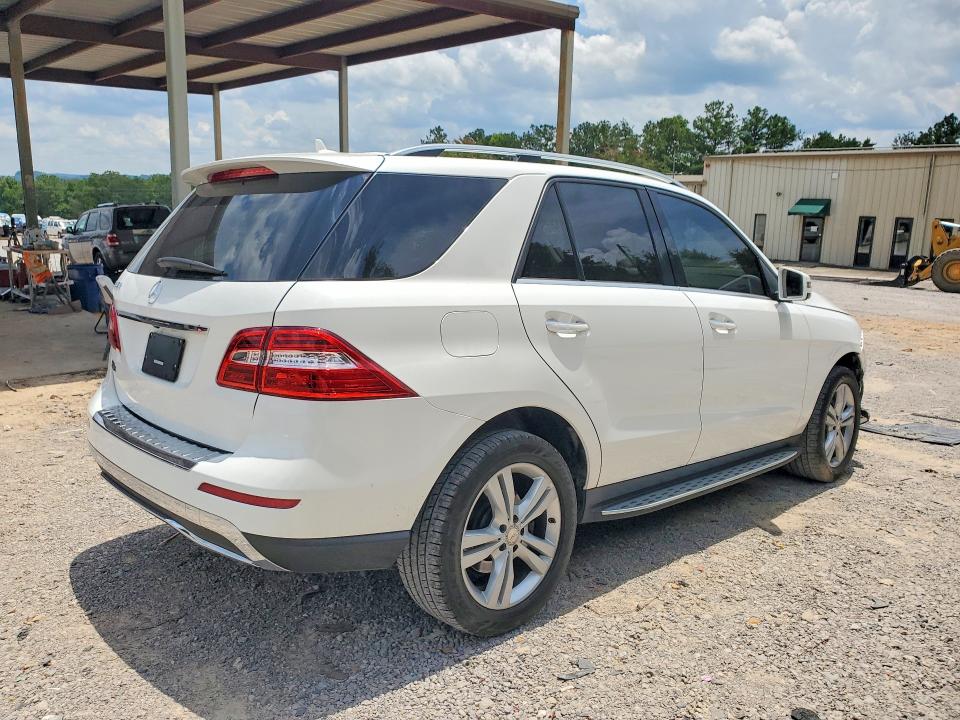 Photo 3 from auction – 2015 MERCEDES-BENZ ML with VIN 4JGDA5JB5FA618621