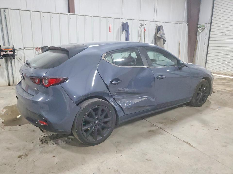 Снимка 3 от търг – 2023 MAZDA 3 с VIN JM1BPALM6P1600356