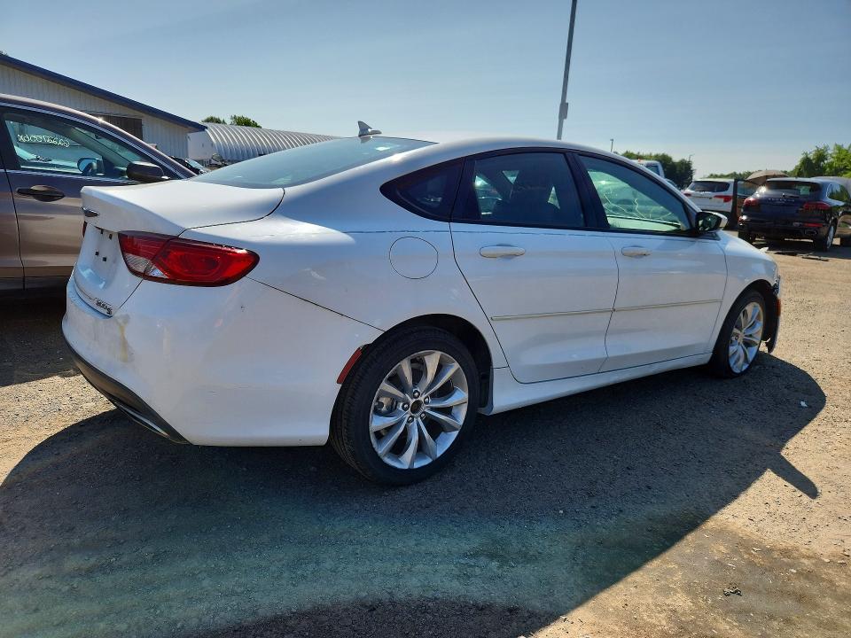 Photo 3 from auction – 2016 CHRYSLER 200 with VIN 1C3CCCDG4GN110449