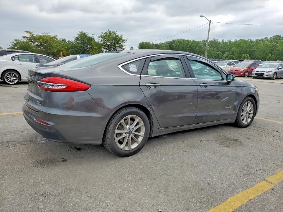 Photo 3 from auction – 2019 FORD FUSION with VIN 3FA6P0MU6KR141019