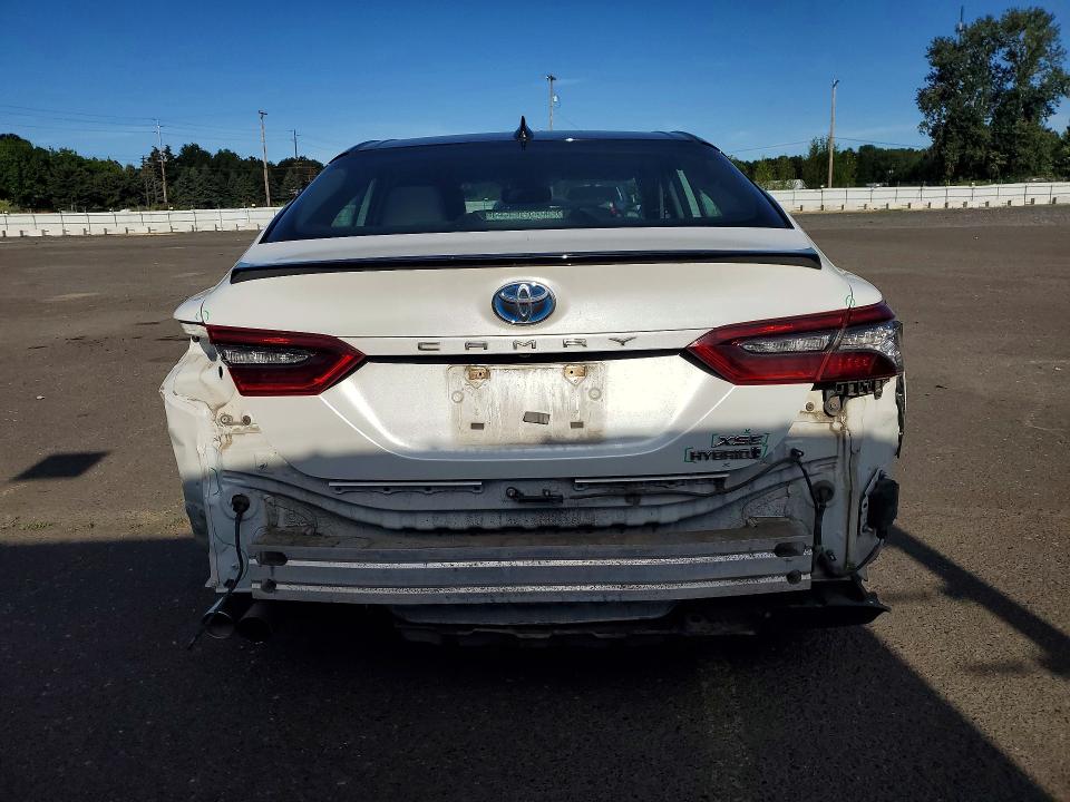 Photo 6 from auction – 2022 TOYOTA CAMRY with VIN 4T1K31AK2NU037679