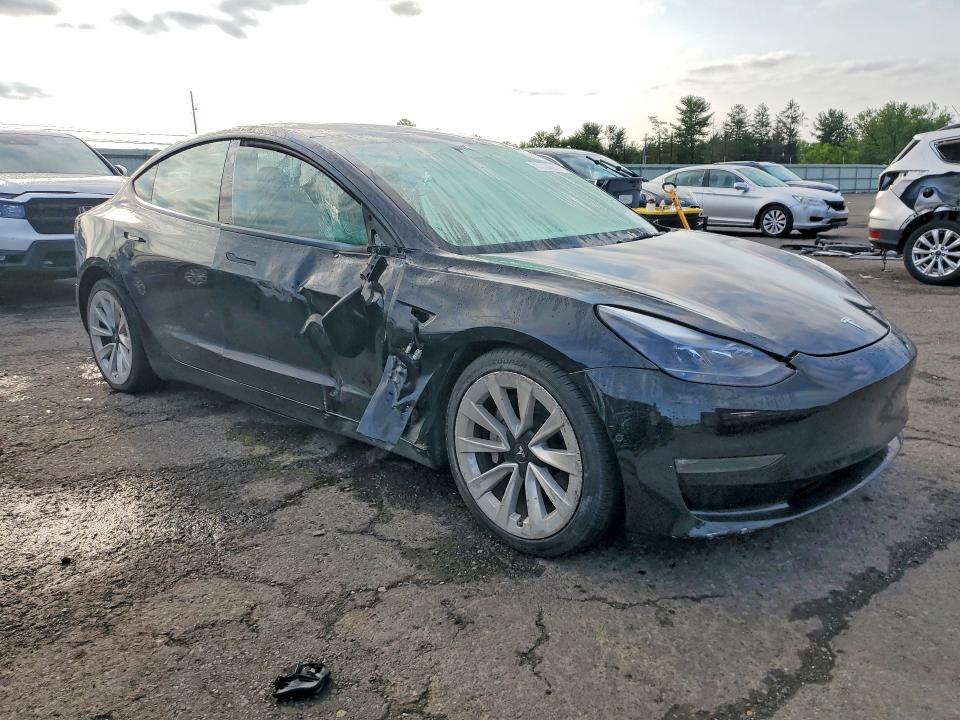 Zdjęcie 4 z aukcji – 2022 TESLA MODEL 3 z VIN 5YJ3E1EB3NF189802