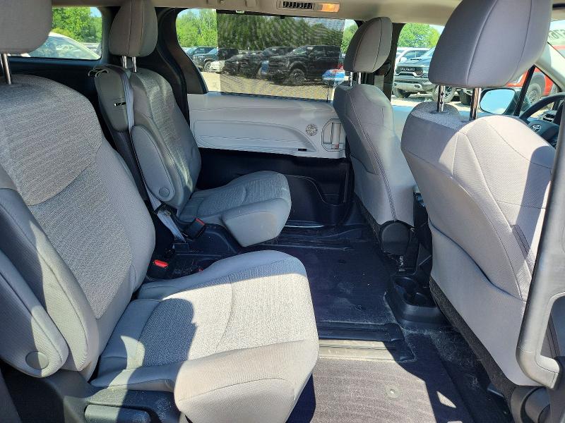 Photo 11 from auction – 2025 TOYOTA SIENNA with VIN 5TDBRKEC8SS240846