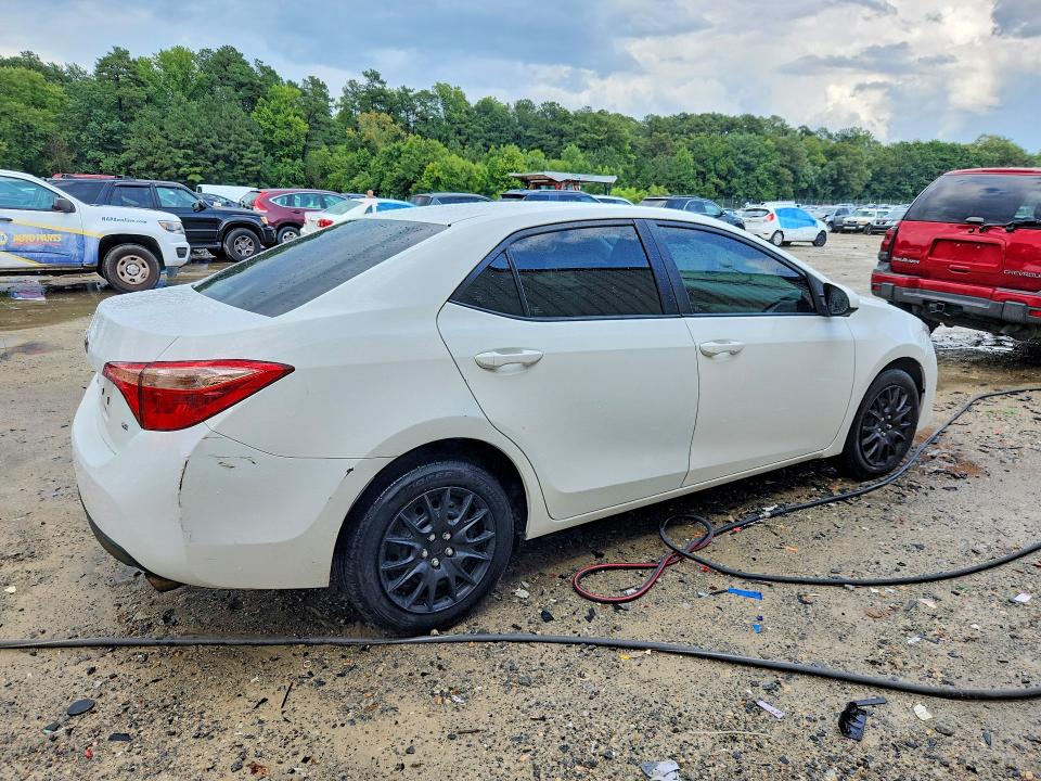 Снимка 3 от търг – 2018 TOYOTA COROLLA с VIN 2T1BURHE4JC100823